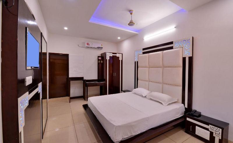 Hotel Sahil Palace Rupnagar  Exterior foto